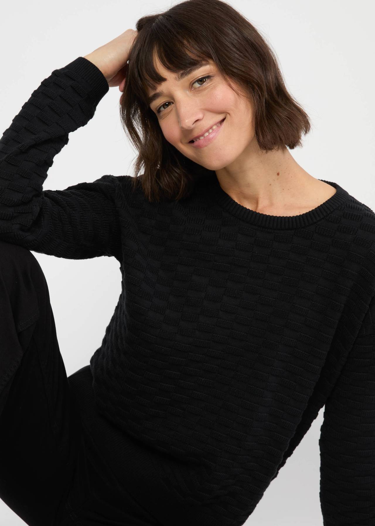 Pullover - Chic Promenade - diamond knit black