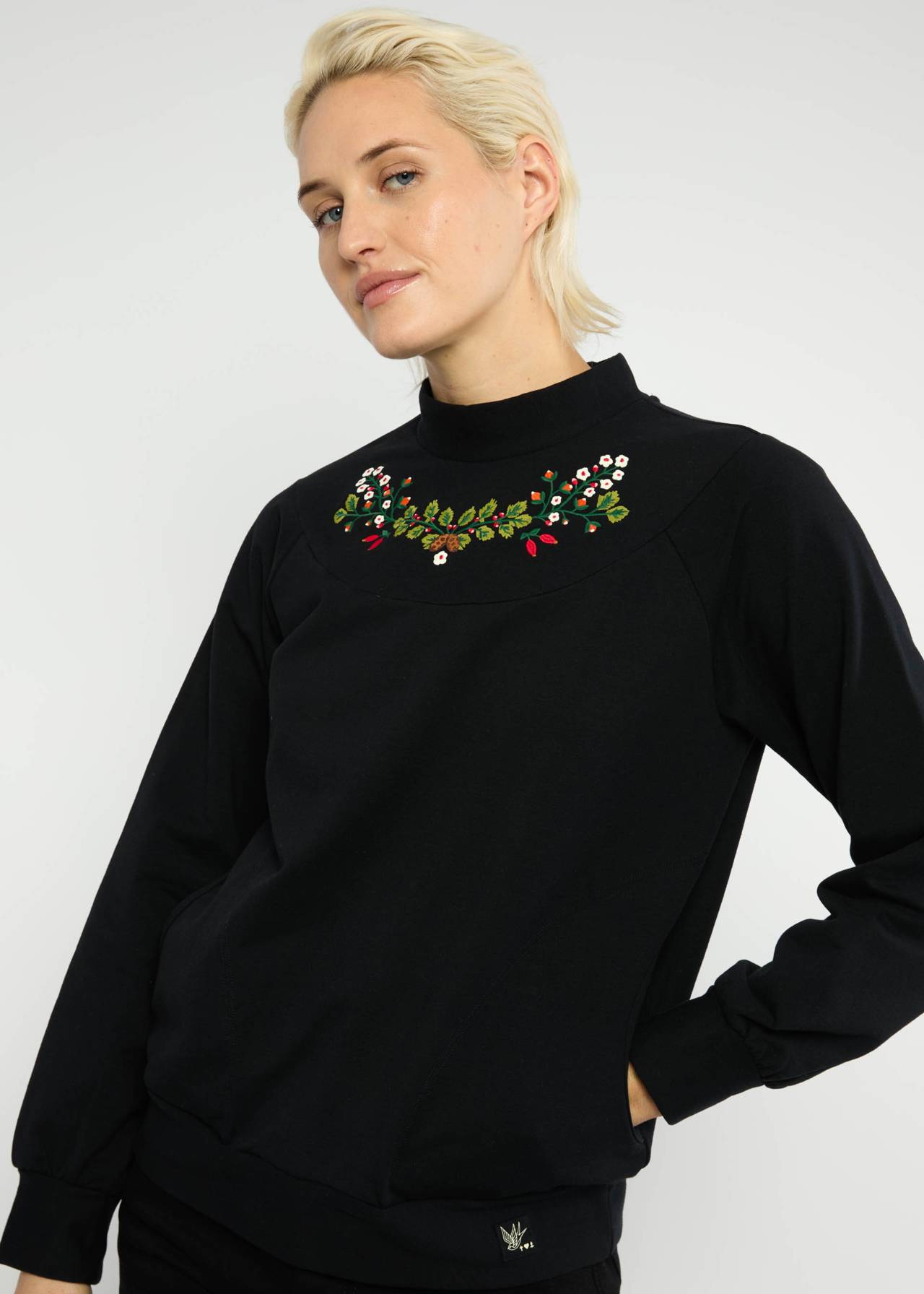 Pullover - Day by Day - back to black