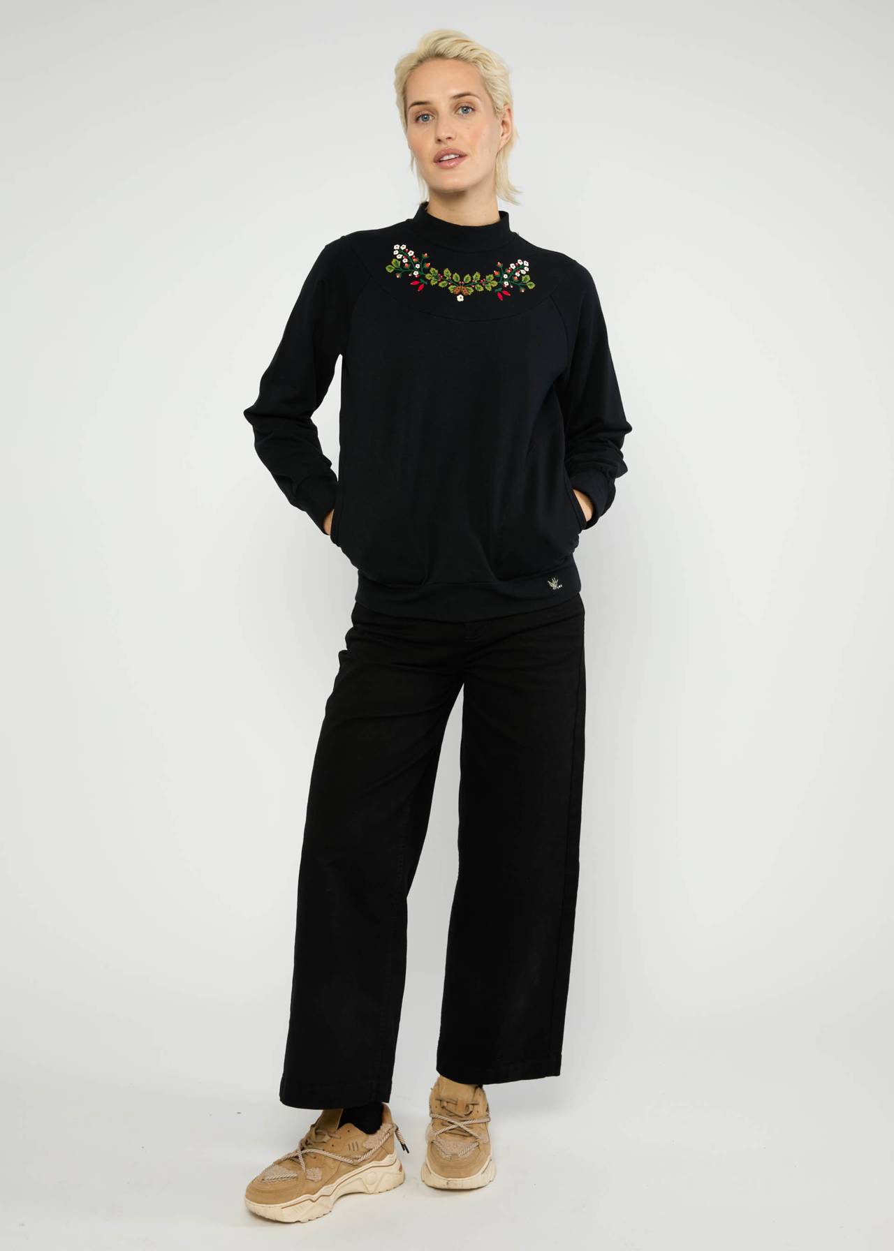 Pullover - Day by Day - back to black