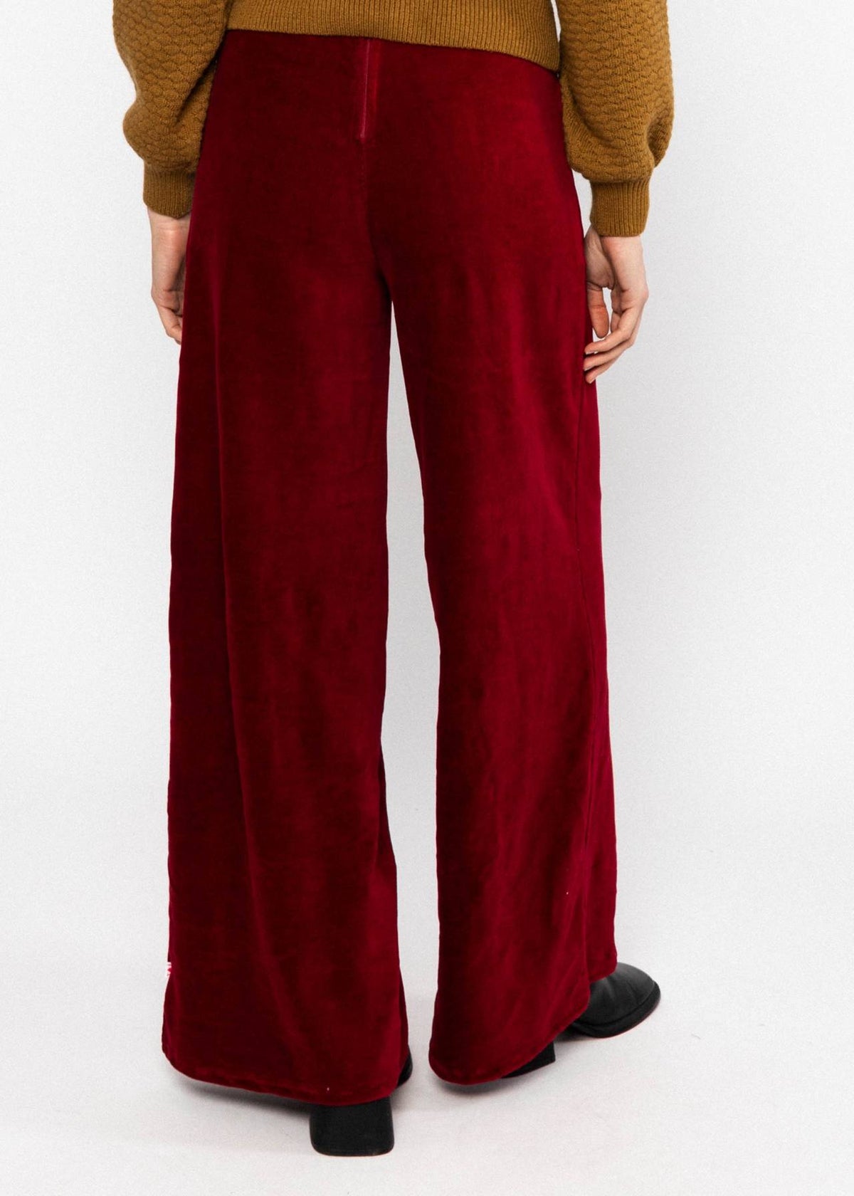 Hose - Soft and Fitted - bussi baby red
