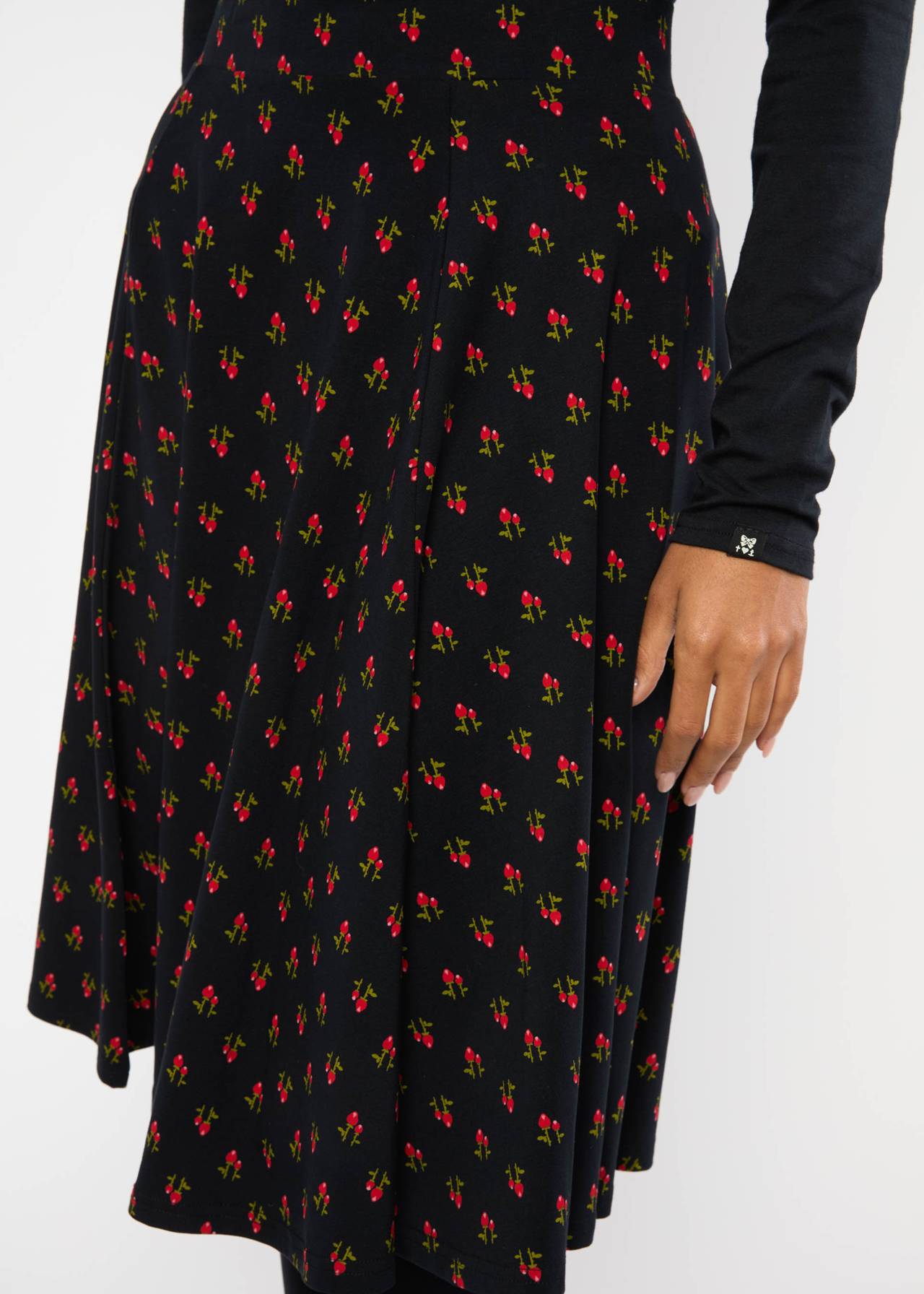 Rock - Wooden Heart Circular - red rosehip