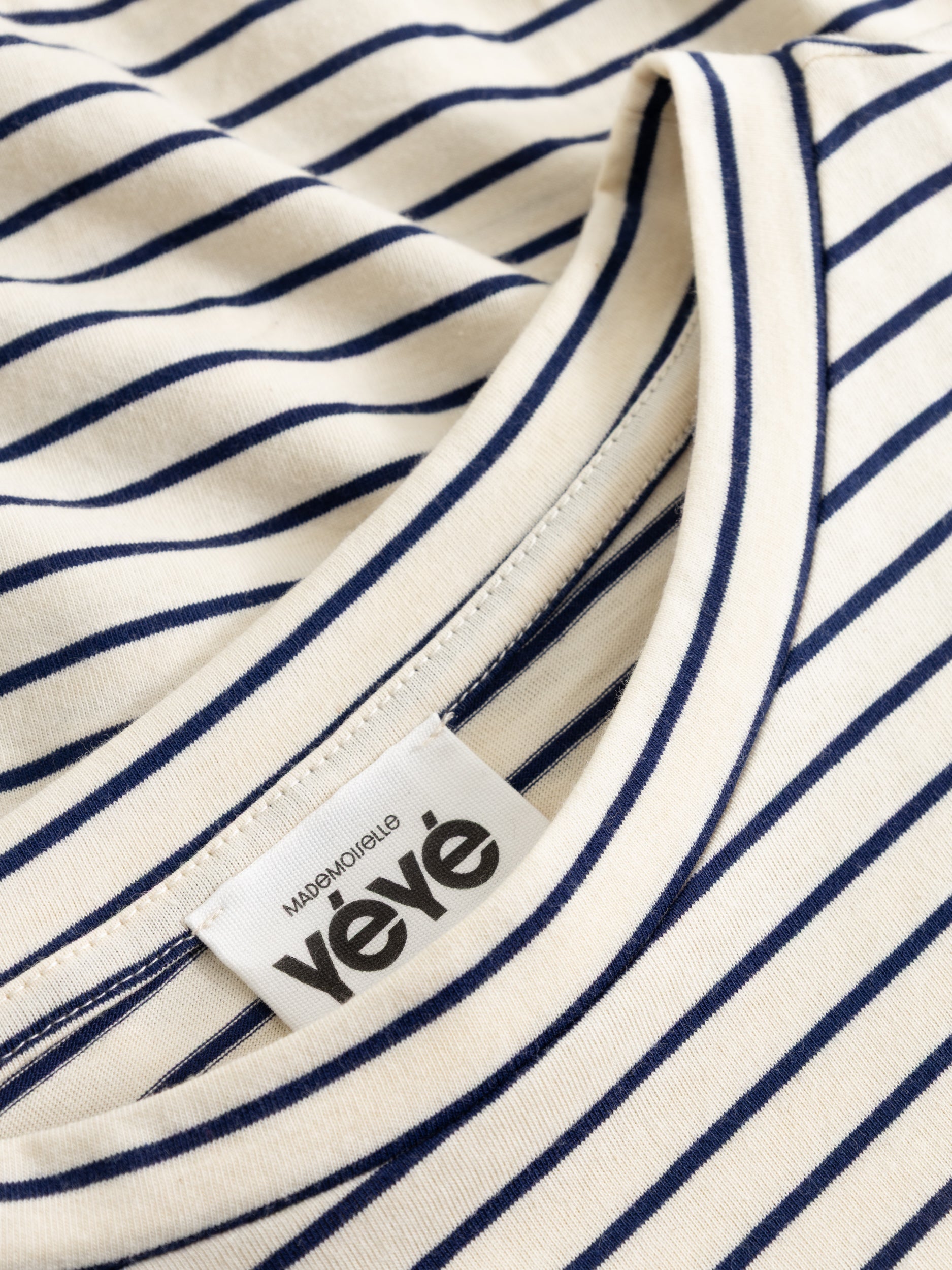 Top - C'est Chaud Crop Top - White