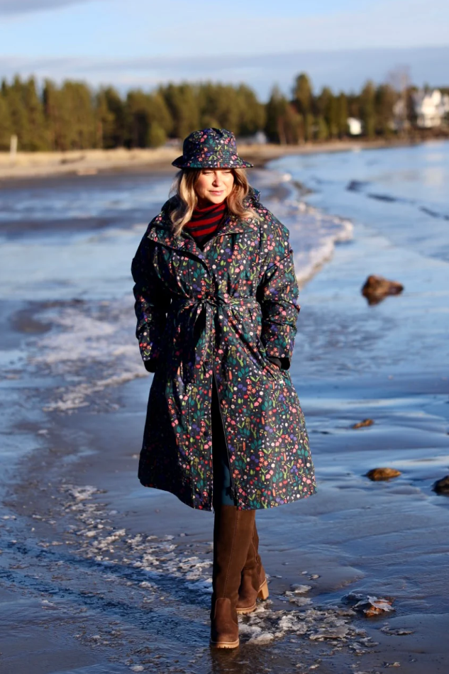 Regenjacke  - Danelisabeth Raincoat Dk Navy BOTANICAL