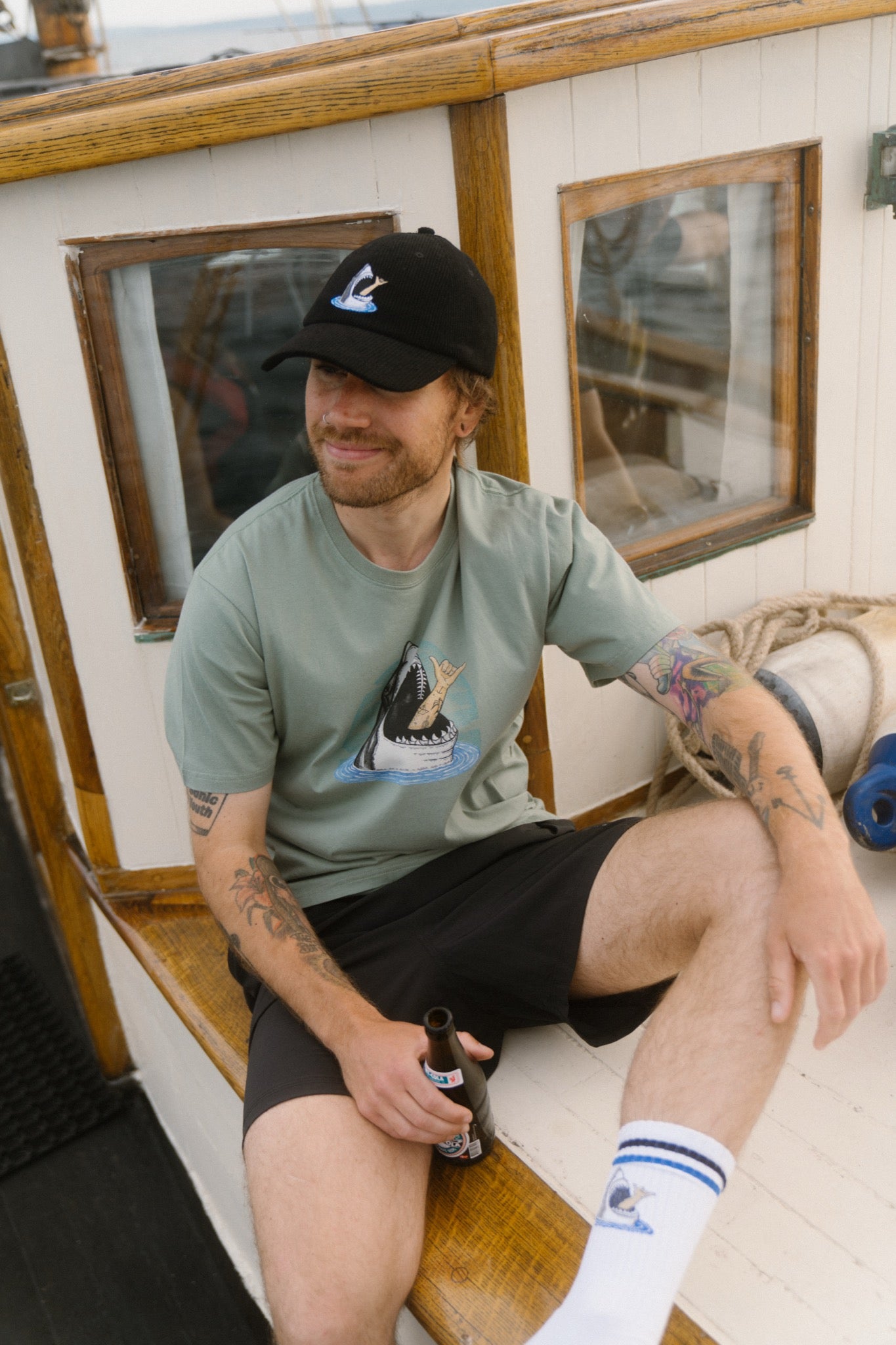 T-Shirt - Shark Shaka T-shirt - Seaspray