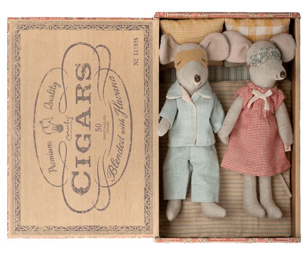 Mum and Dad mice in cigarbox